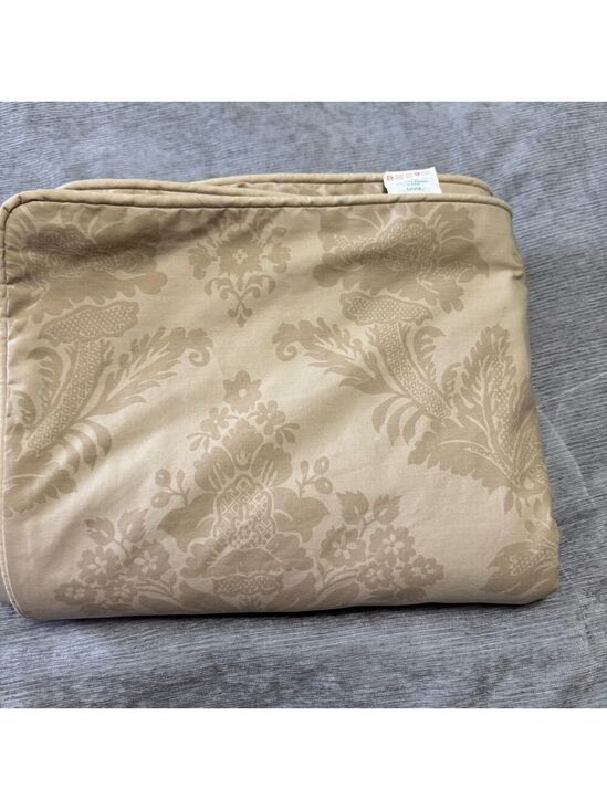 Other - Elegant Beige Floral Cushion Cover king Duvet,Canada made